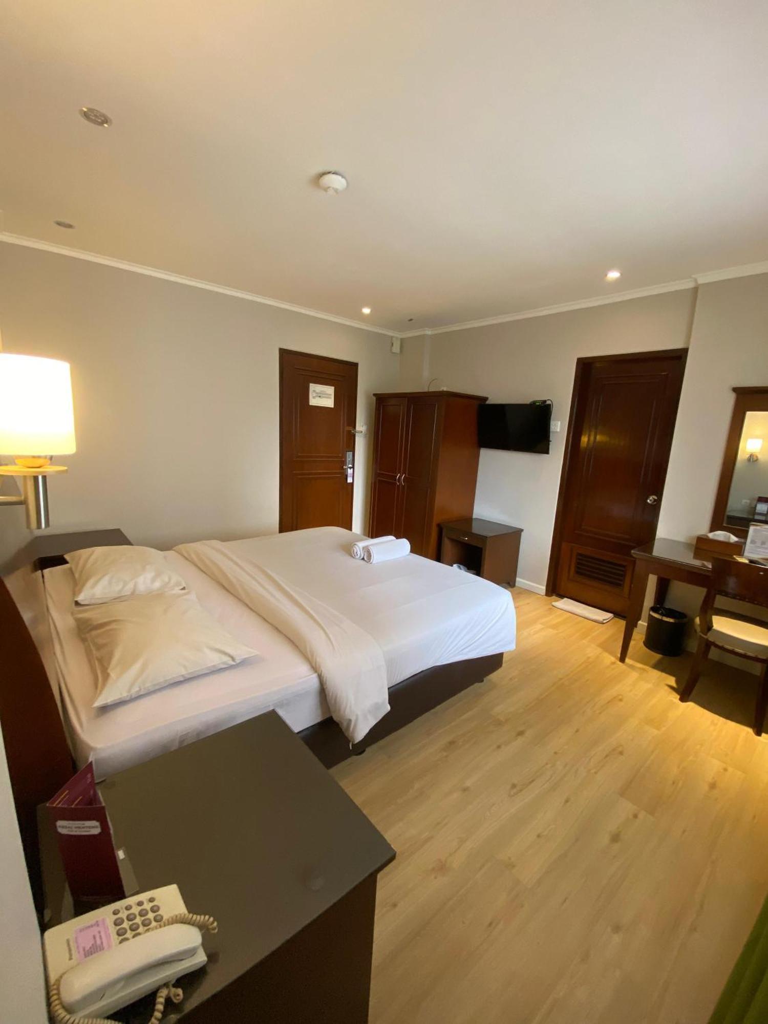 Cipta Hotel Wahid Hasyim Giacarta Esterno foto