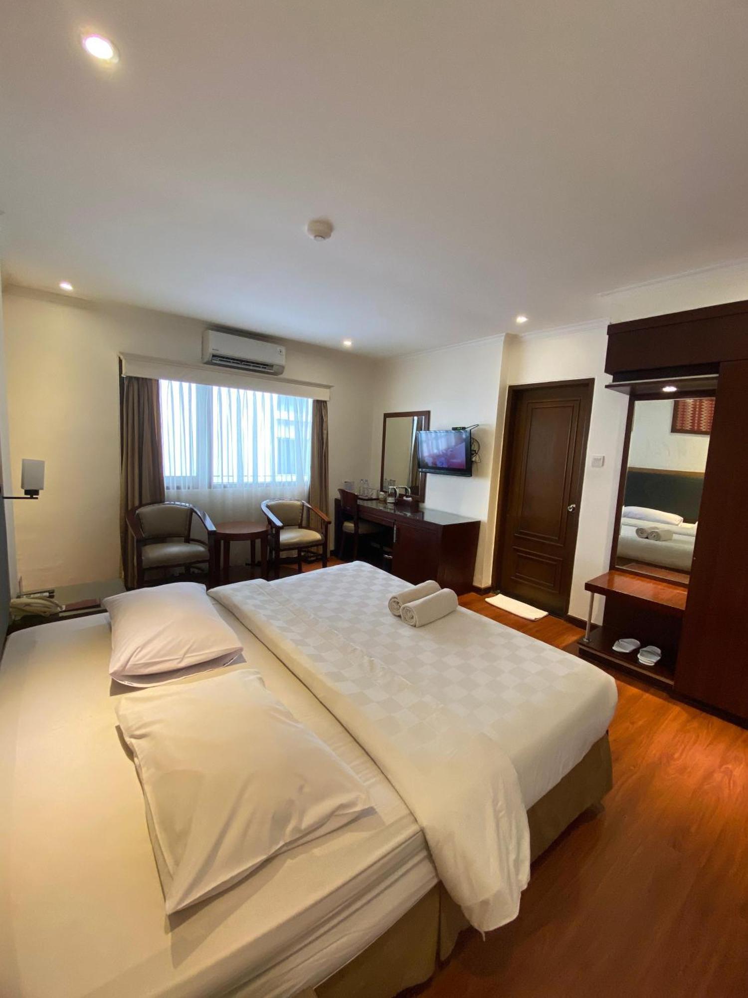Cipta Hotel Wahid Hasyim Giacarta Esterno foto