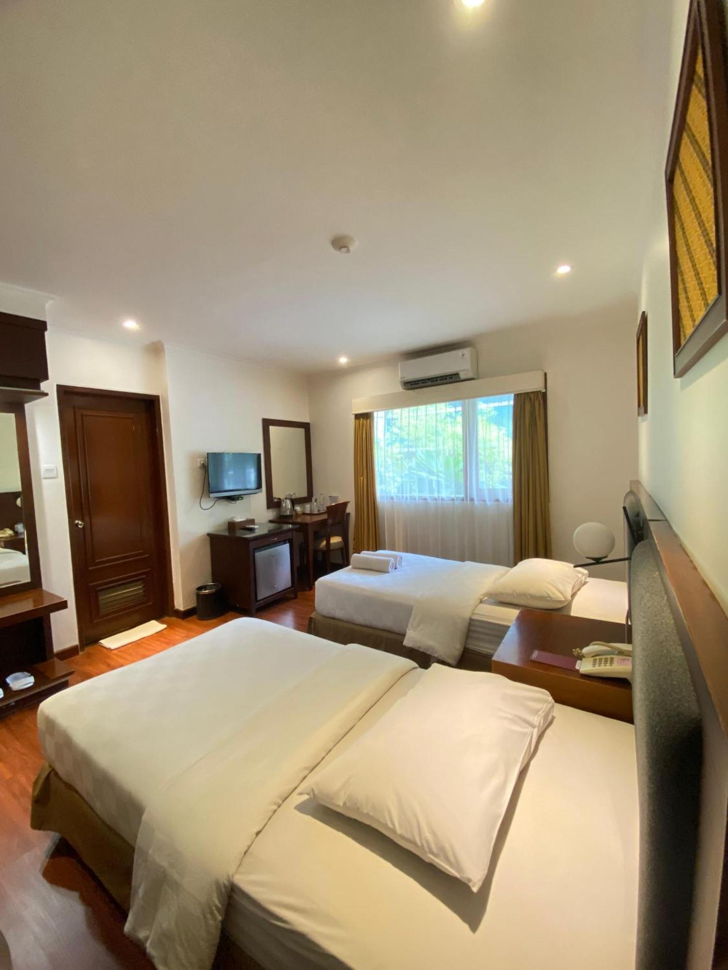 Cipta Hotel Wahid Hasyim Giacarta Esterno foto