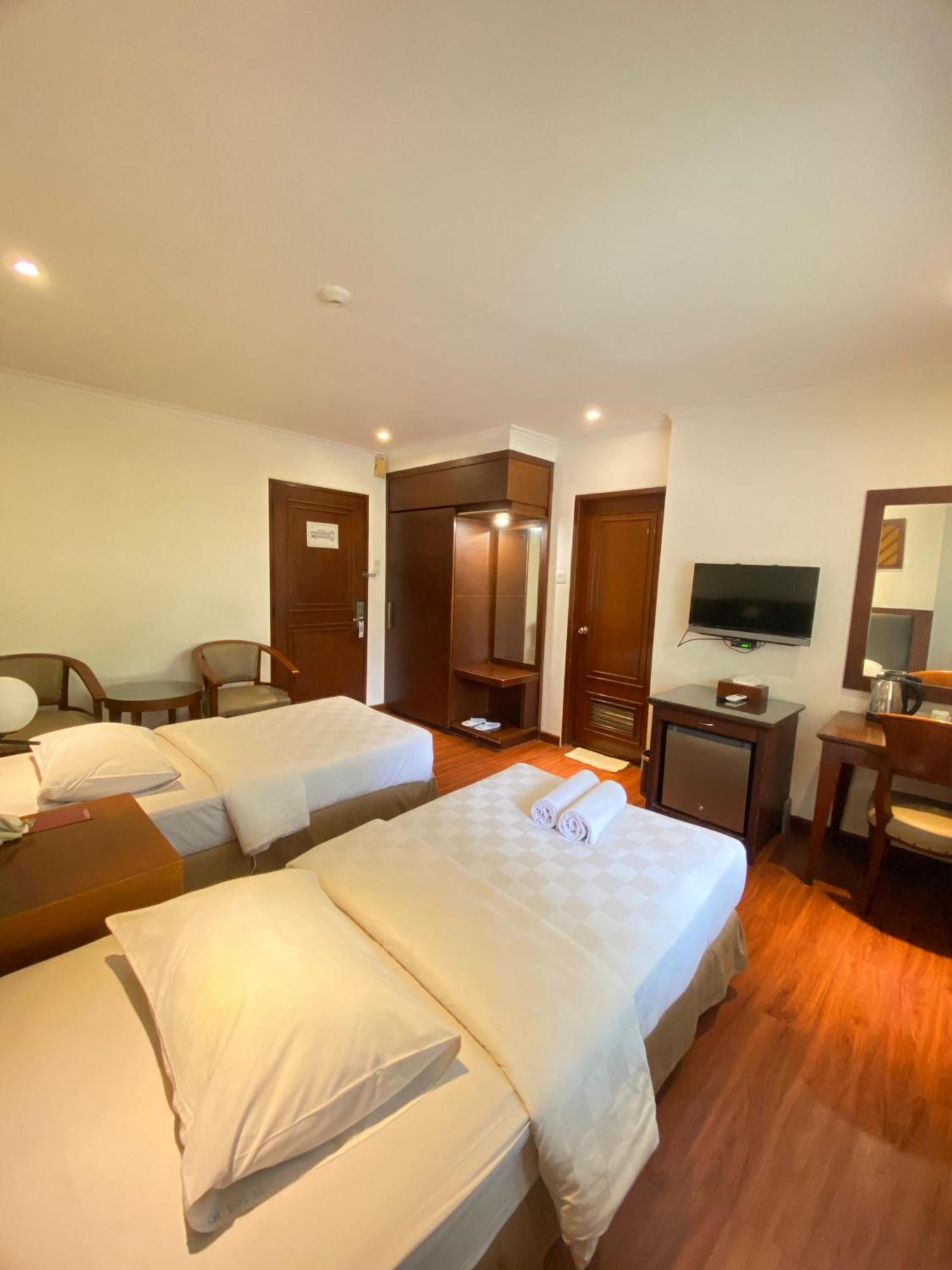 Cipta Hotel Wahid Hasyim Giacarta Esterno foto